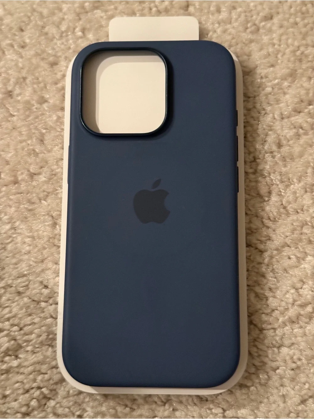 Apple iPhone 16 Pro Silicone Case - Navy Blue (MagSafe)